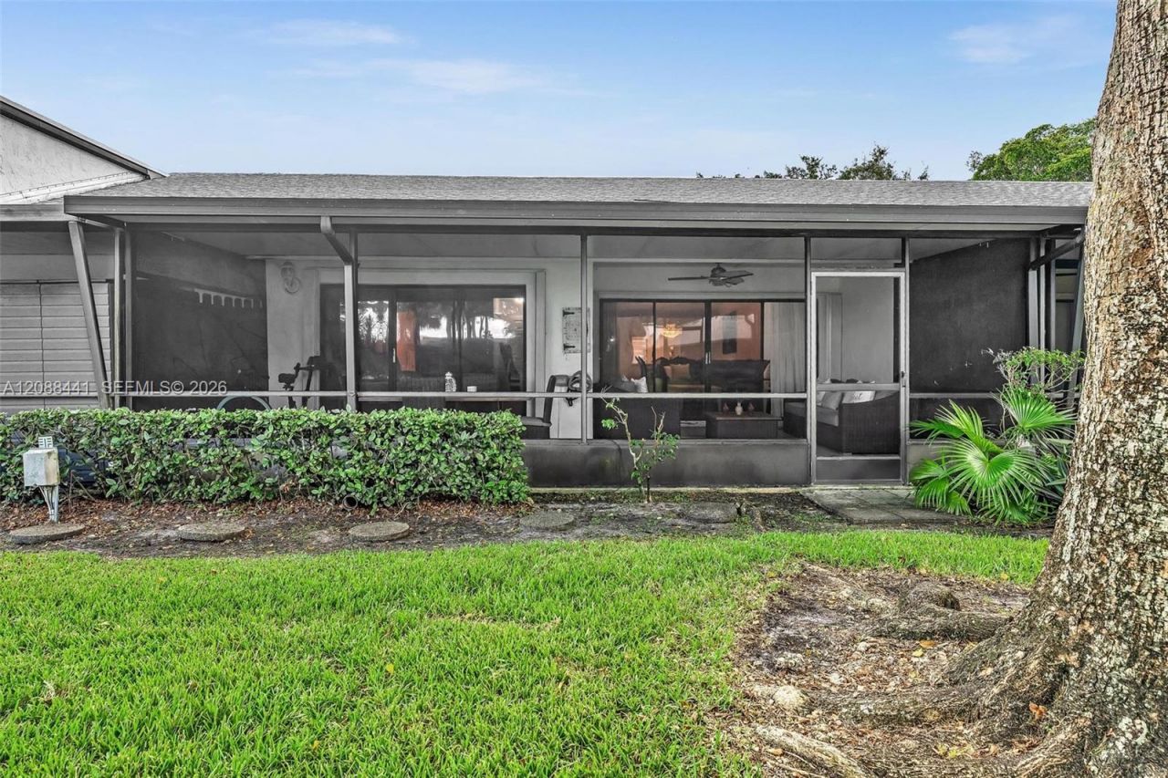 359 Fairway Cir, Unit 59, Weston, FL 33326 Photo