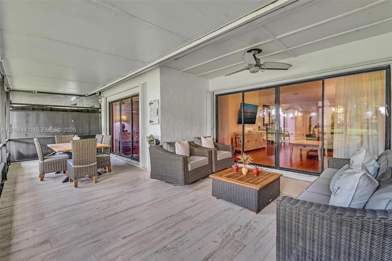 359 Fairway Cir, Unit 59, Weston, FL 33326 Photo