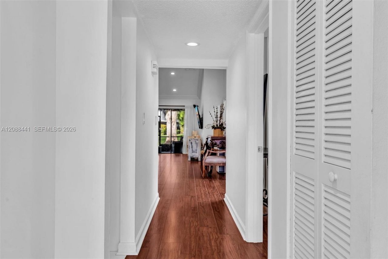 359 Fairway Cir, Unit 59, Weston, FL 33326 Photo