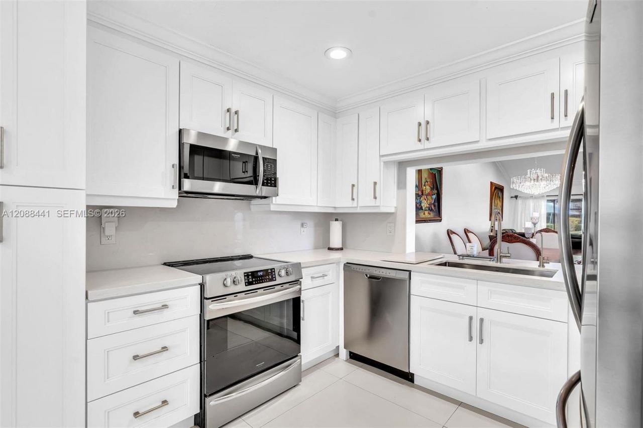 359 Fairway Cir, Unit 59, Weston, FL 33326 Photo