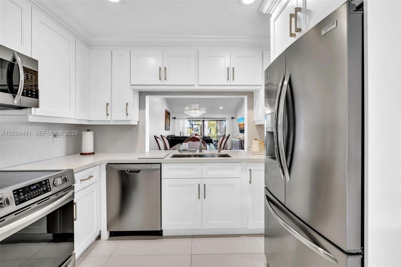 359 Fairway Cir, Unit 59, Weston, FL 33326 Photo