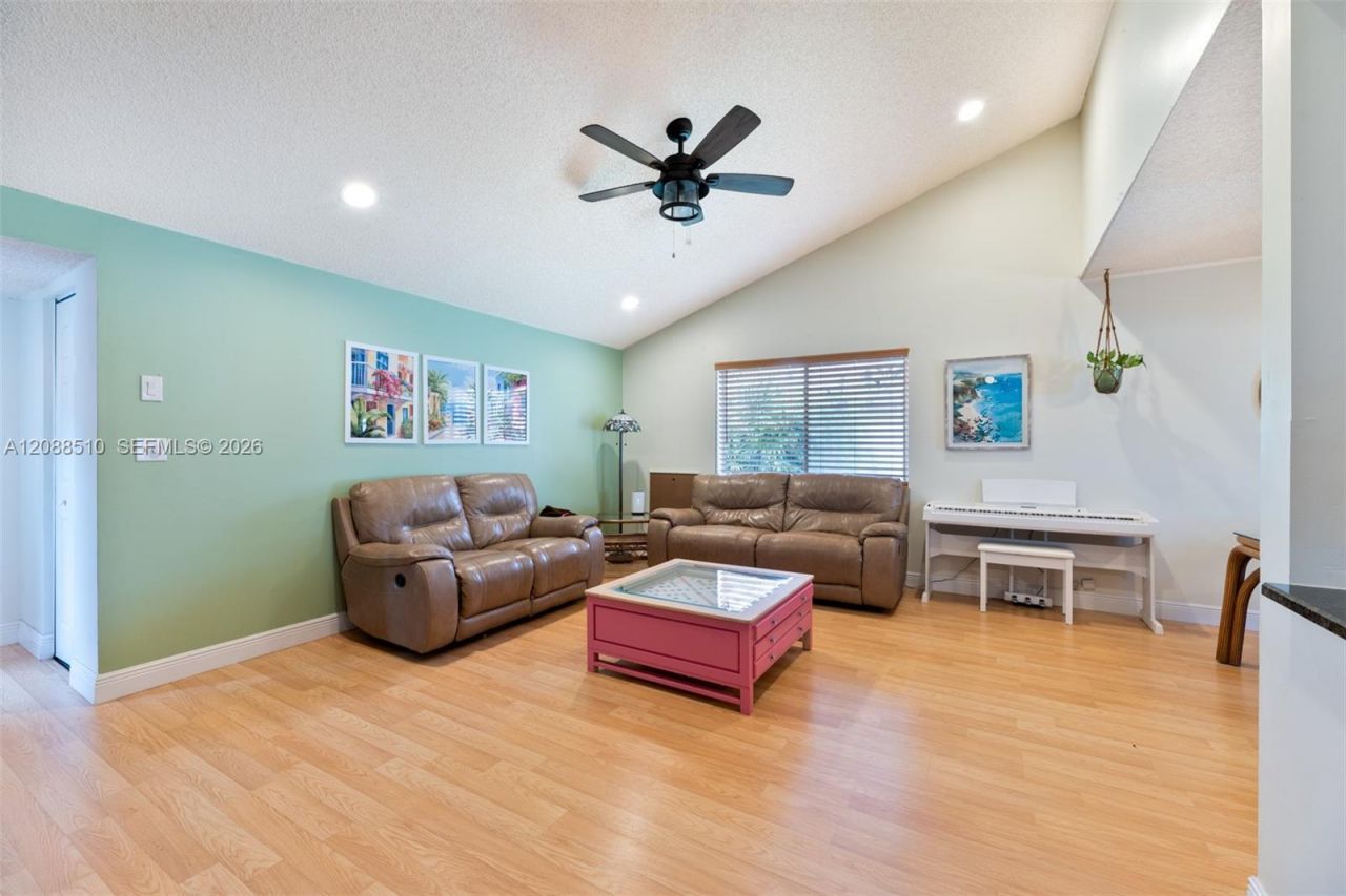 2160 NW 110th Ave, Sunrise, FL 33322 Photo