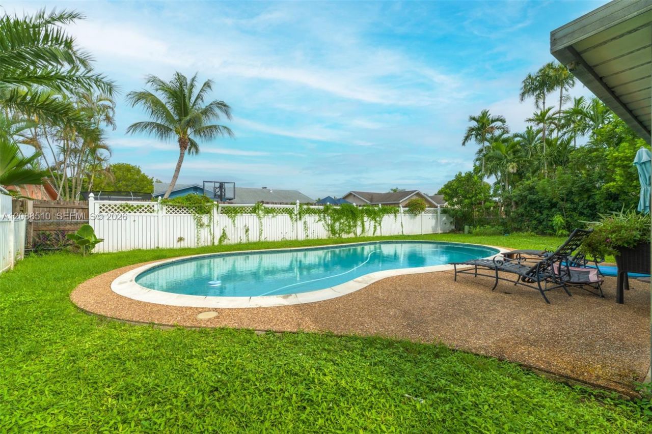 2160 NW 110th Ave, Sunrise, FL 33322 Photo