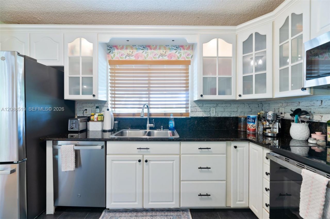 2160 NW 110th Ave, Sunrise, FL 33322 Photo
