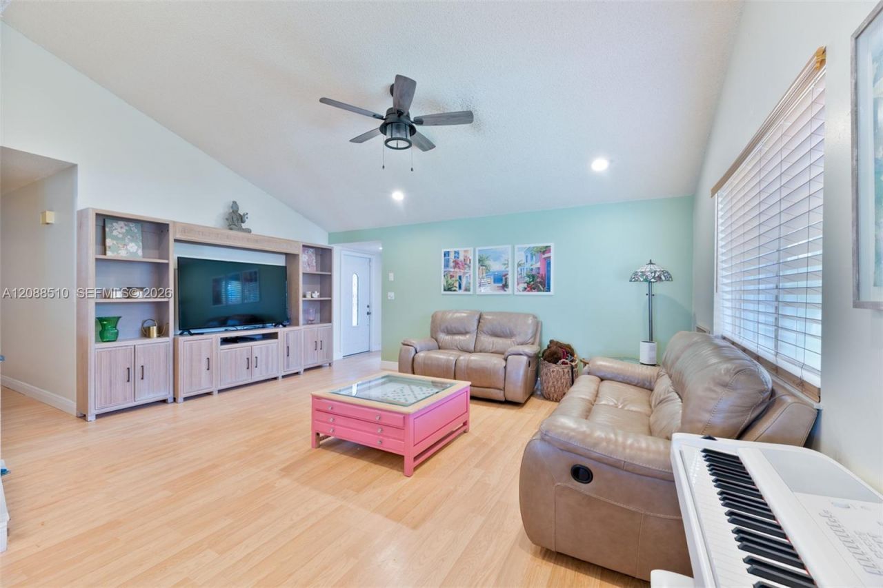 2160 NW 110th Ave, Sunrise, FL 33322 Photo