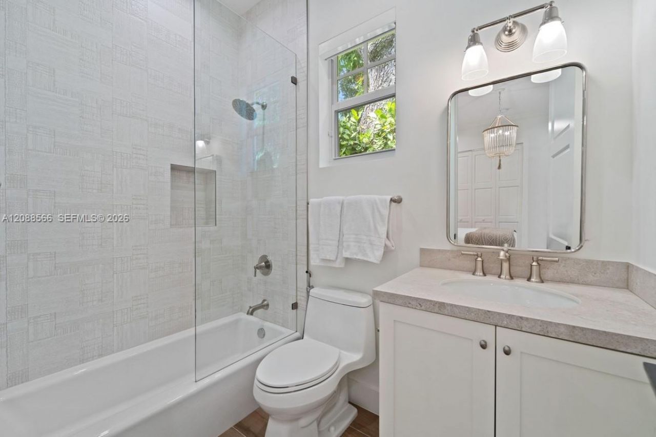 5851 SW 77th Ter, South Miami, FL 33143 Photo