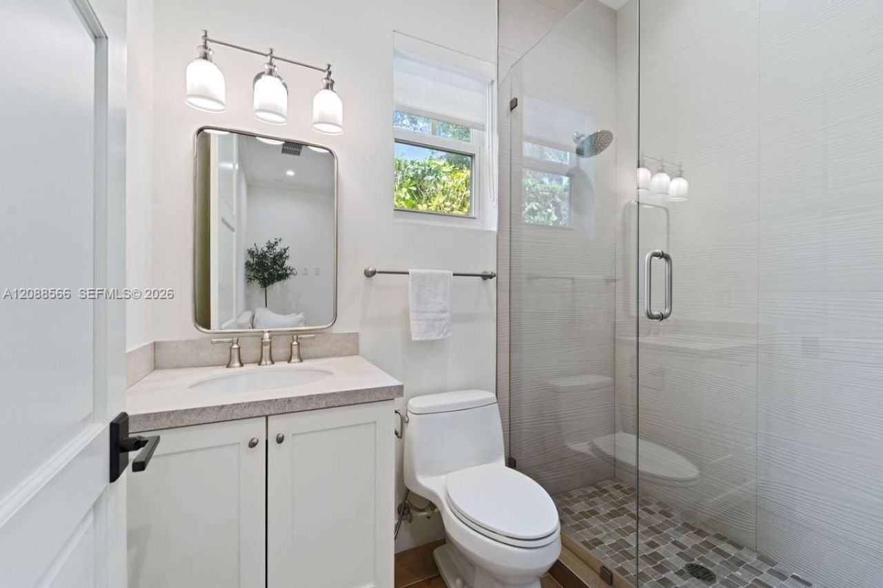 5851 SW 77th Ter, South Miami, FL 33143 Photo