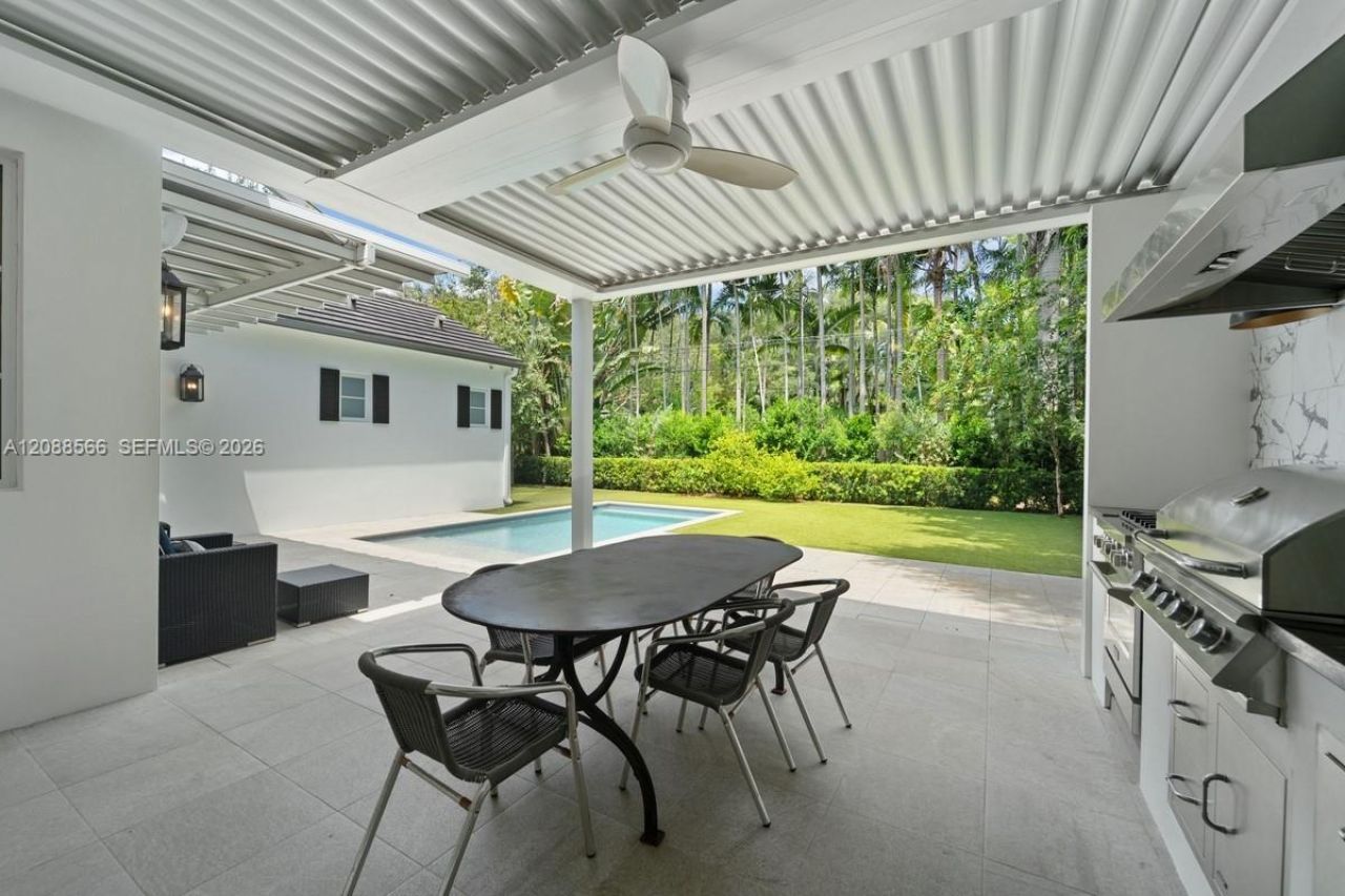 5851 SW 77th Ter, South Miami, FL 33143 Photo