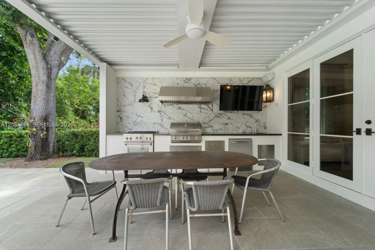 5851 SW 77th Ter, South Miami, FL 33143 Photo