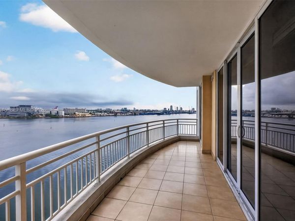 848 Brickell Key Dr, Unit 1104, Miami, FL 33131