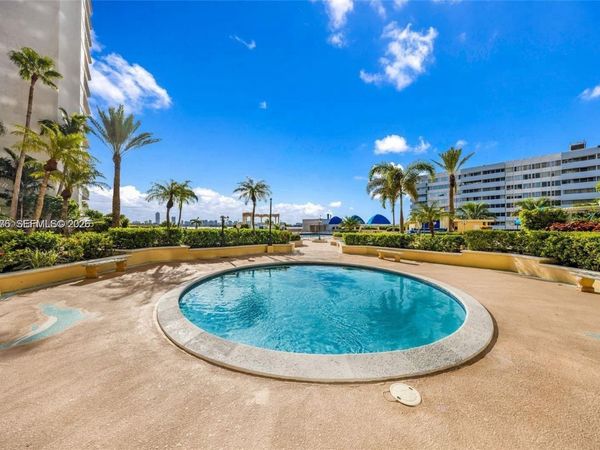 7601 E Treasure Dr , Unit 1722, North Bay Village, FL 33141