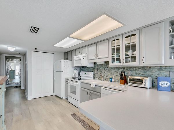 411 1ST Street S, Unit 204, Jacksonville Beach, FL 32250