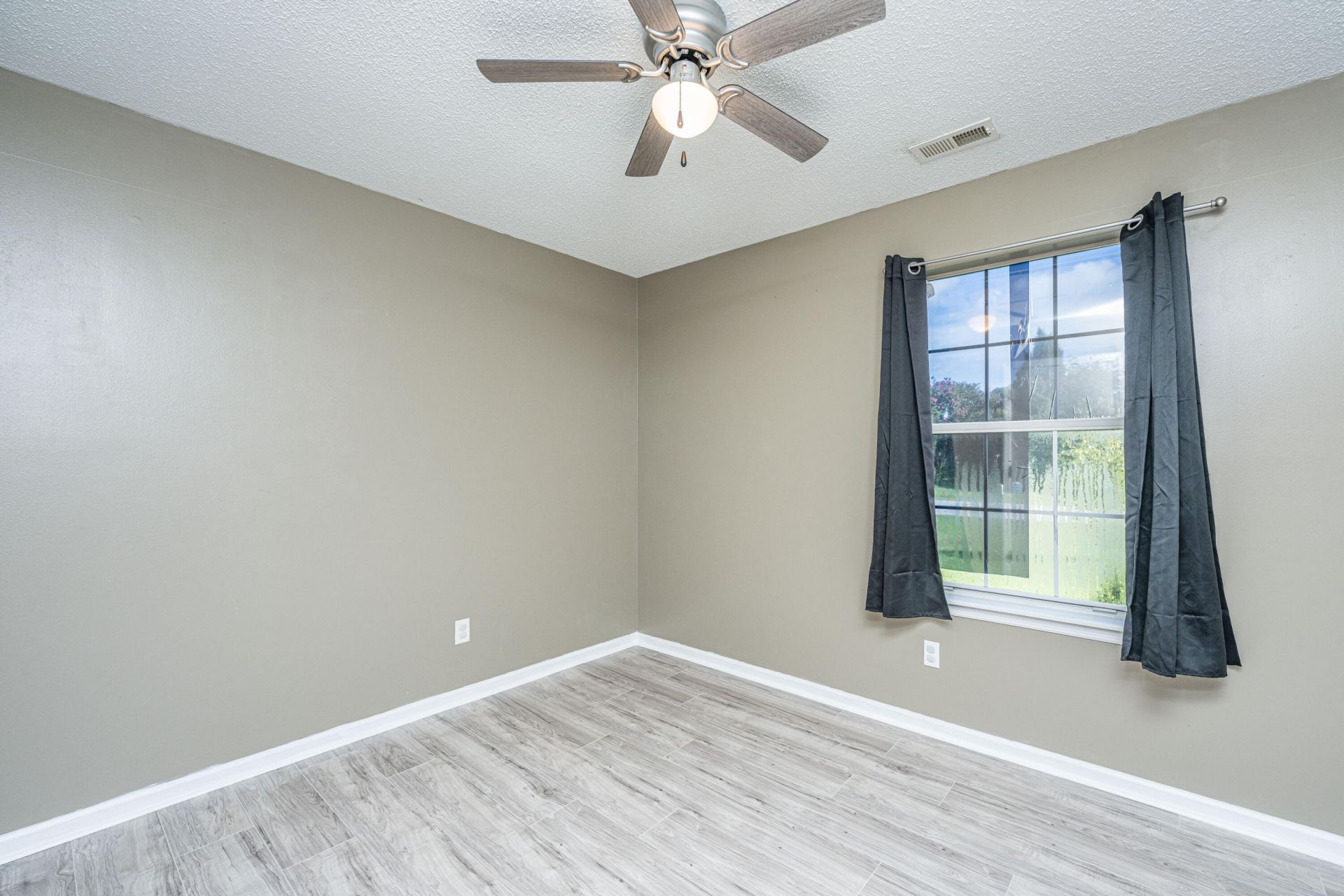 1326 Lawton Court Photo 21