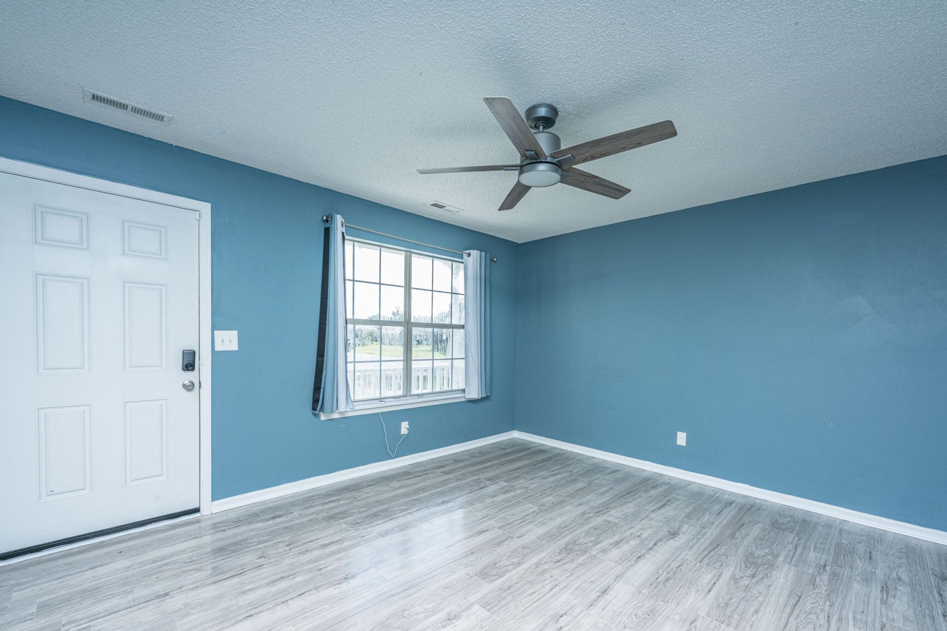 1326 Lawton Court Photo 6