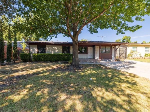 3264 Hillglenn Road , Dallas, TX 75228