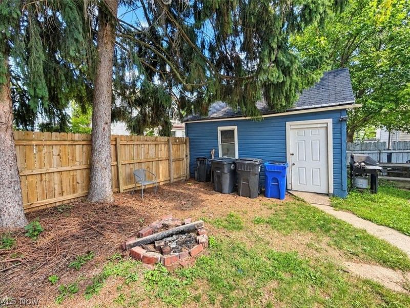 3930 Poe Avenue, Cleveland, OH 44109 Photo 10