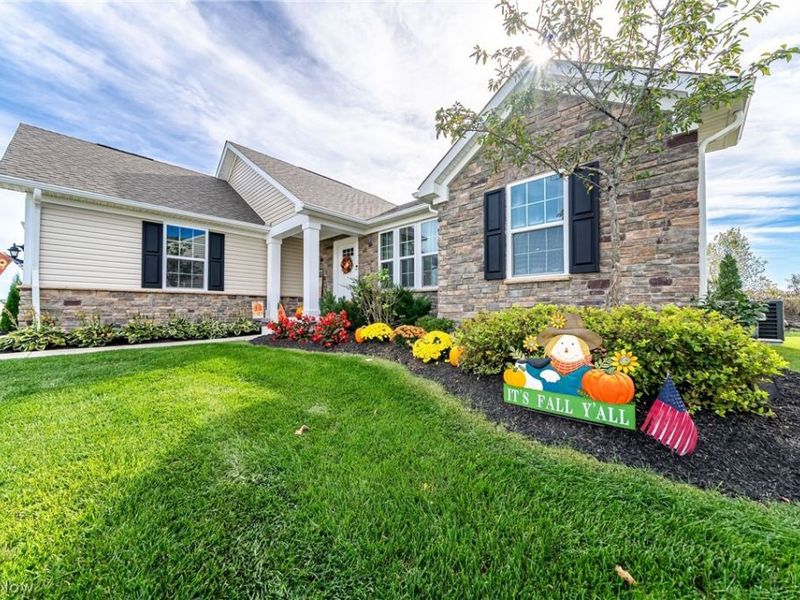 34691 Legends Way , Grafton, OH 44044 Photo 2