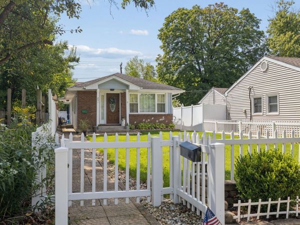 241 W Quincy Street, Westmont, IL 60559