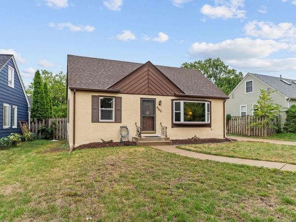 4258 Islemount Place, Robbinsdale, MN 55422