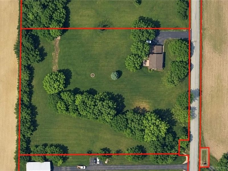 8207 Wellbaum Road, Brookville, OH 45309 Photo 2