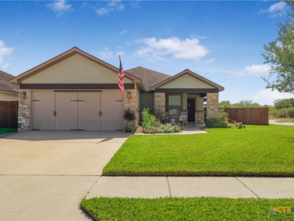 101 Gabbiano Court, Victoria, TX 77904