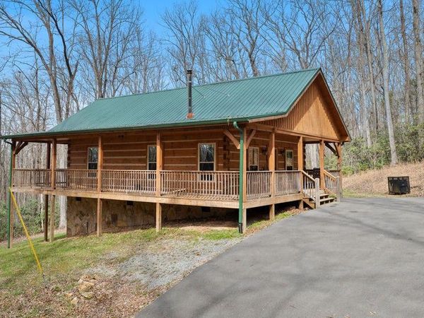 3393 Grand Country Drive , Cosby, TN 37722