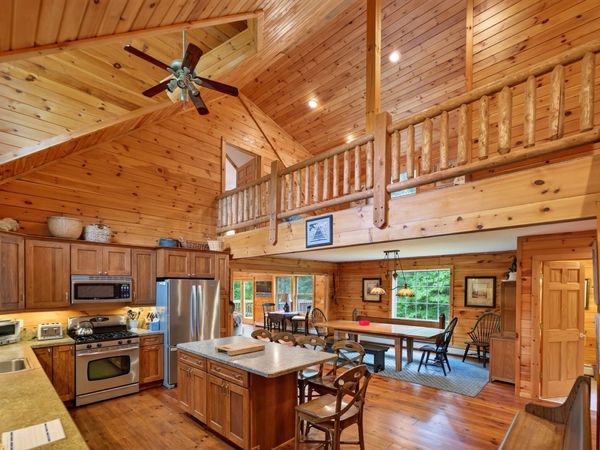 7 Yodeling Lane, Dover, VT 05356