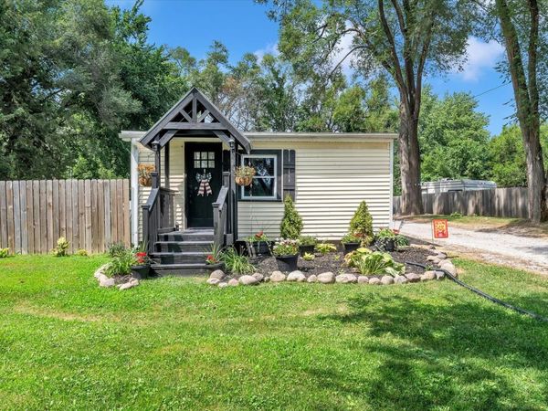 9590 115th Street , Blue Grass, IA 52726