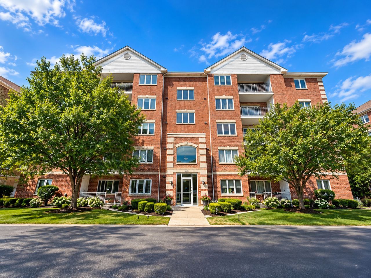 5500 W 115th Street, Unit 204, Oak Lawn, IL 60453 Main Photo