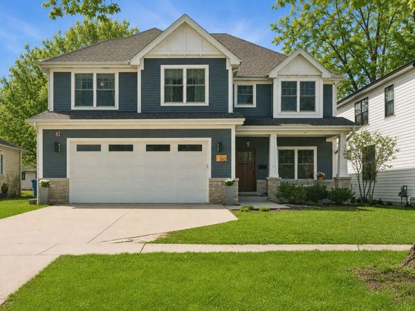 302 N Elm Street , Mount Prospect, IL 60056