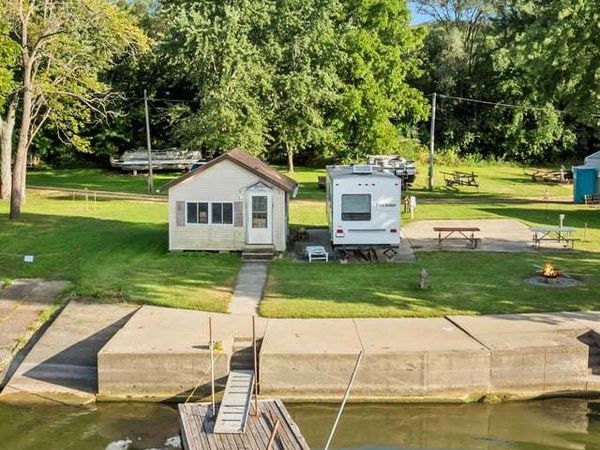 1246 N River Road, Byron, IL 61010
