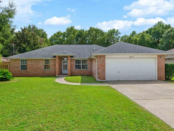 6655 Ridge Crest Dr, Milton, FL 32570