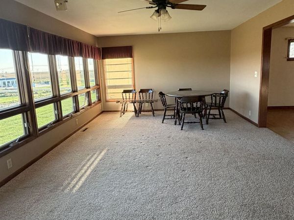 4113 V18 Road, Brooklyn, IA 52211
