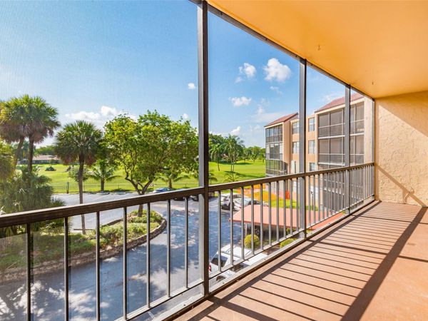 3900 N Hills Drive, Hollywood, FL 33021