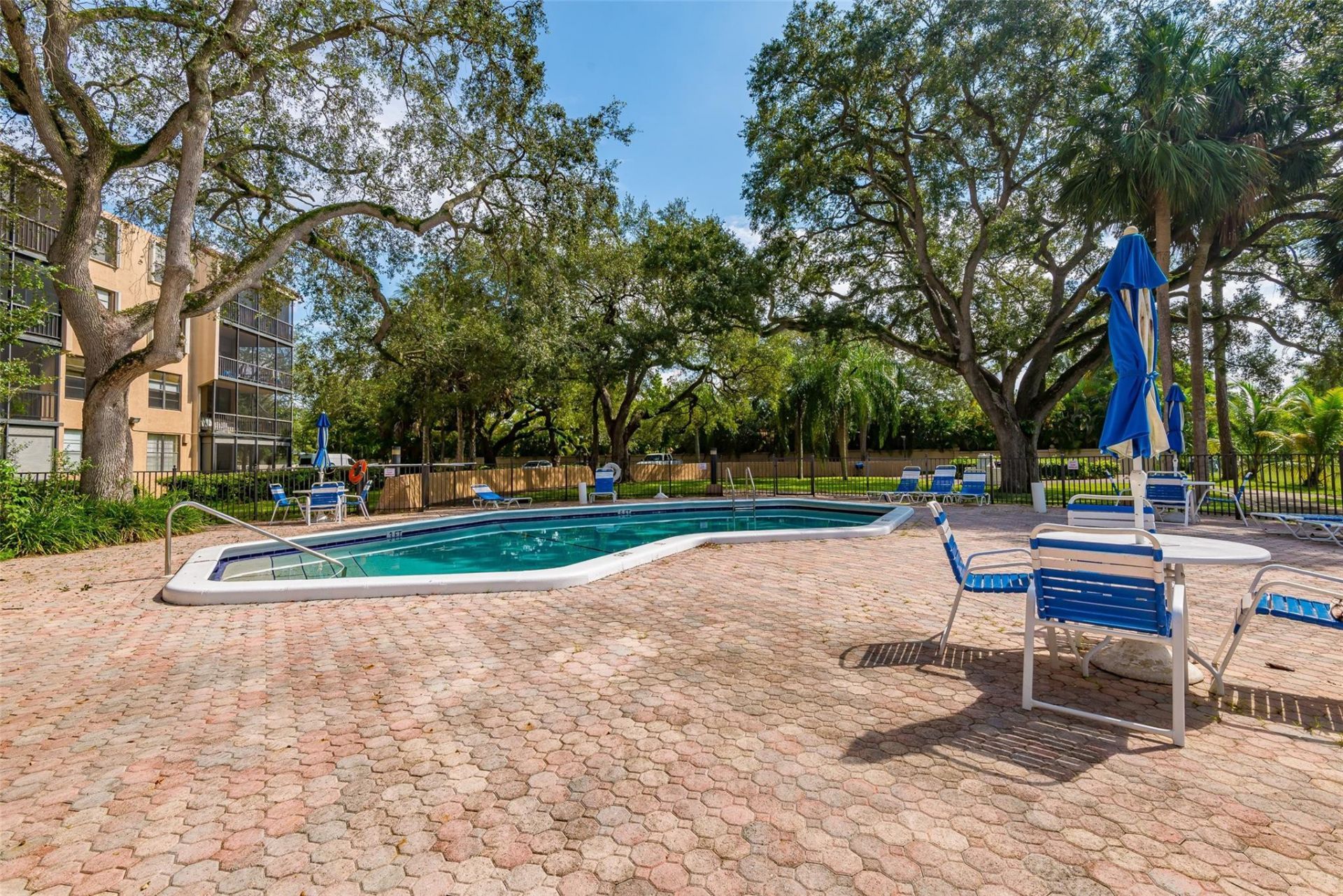 3900 N Hills Drive, Hollywood, FL 33021 Photo