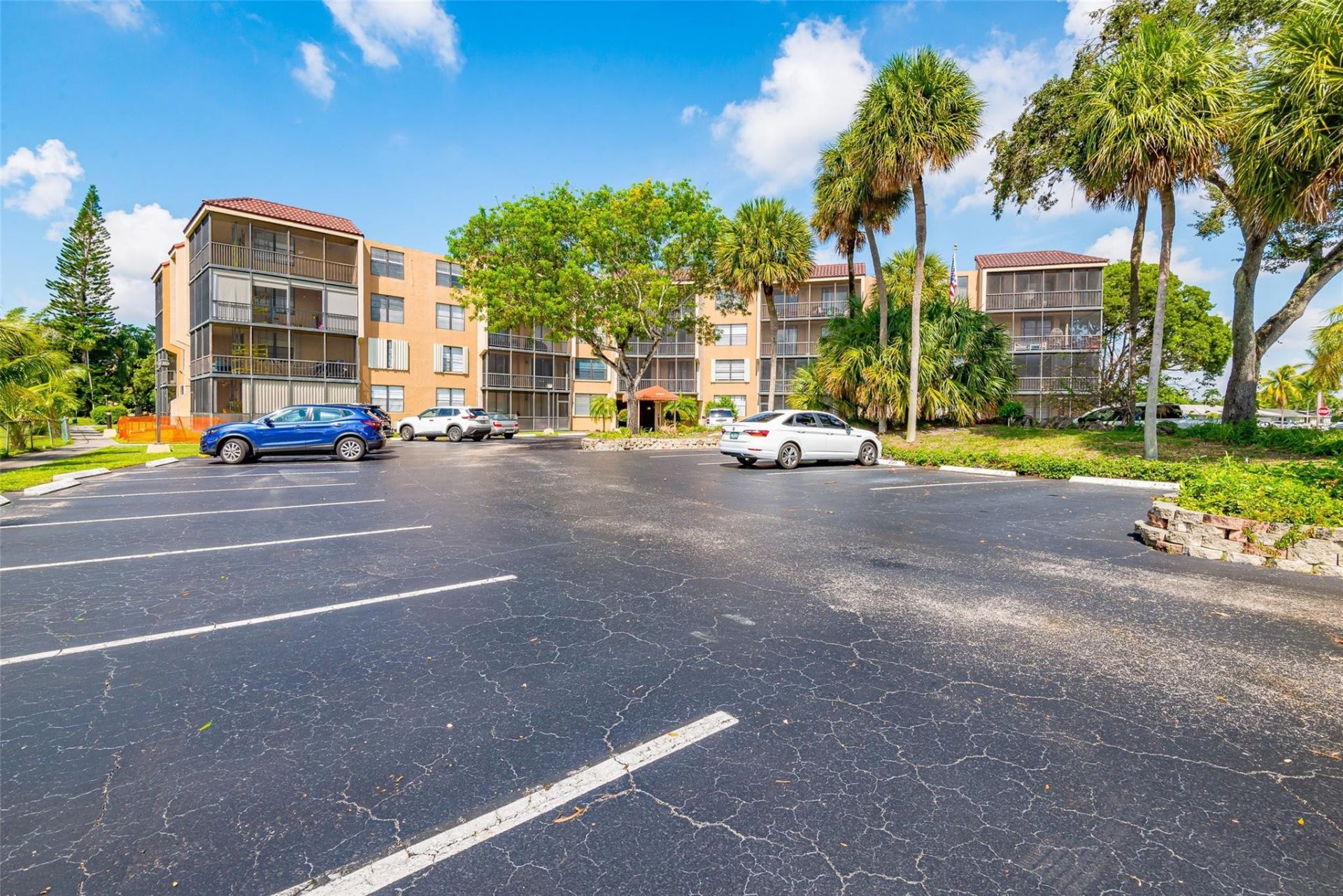 3900 N Hills Drive, Hollywood, FL 33021 Photo