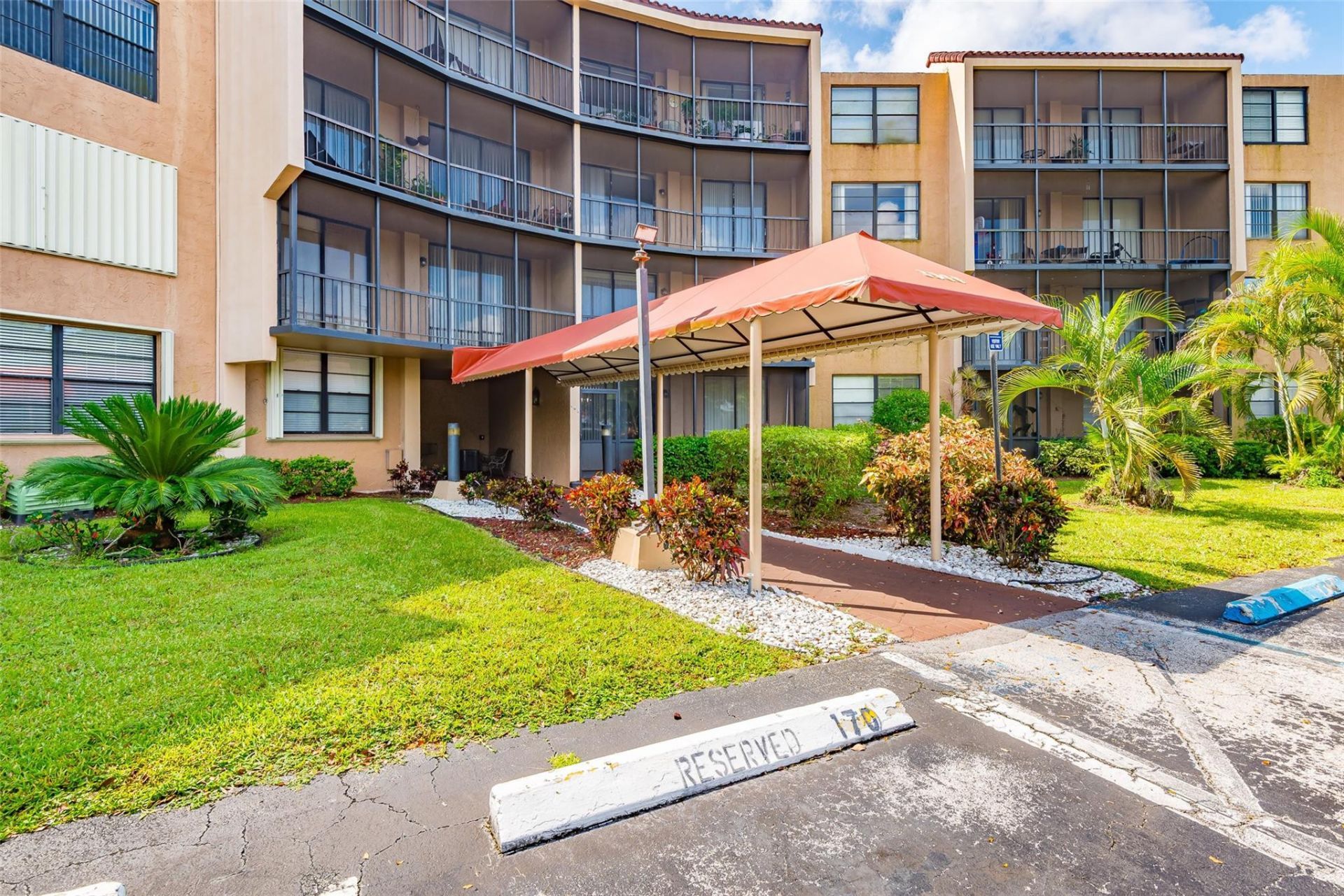 3900 N Hills Drive, Hollywood, FL 33021 Photo