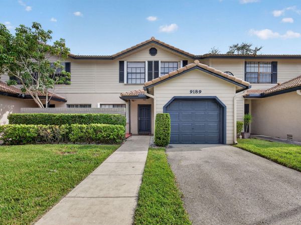9189 VINEYARD LAKE Drive, Plantation, FL 33324
