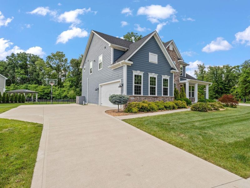8310 Woodland Creek Court, Blacklick, OH 43004 Photo 3