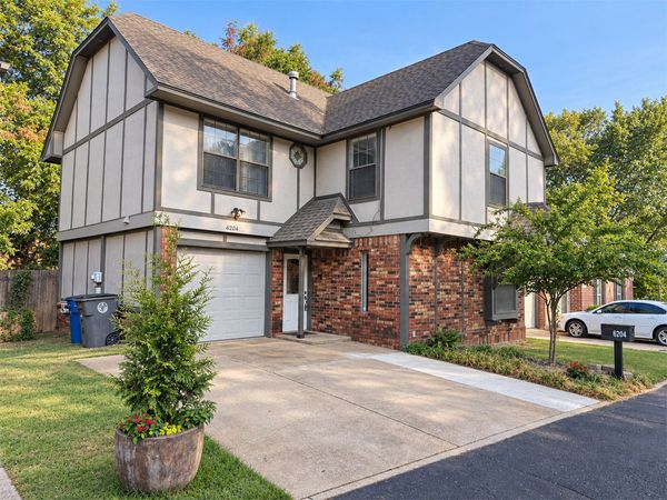 6204 S Trenton Court , Tulsa, OK 74136