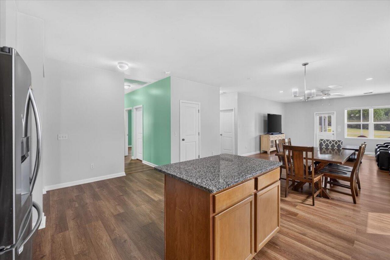 454 Sanctuary Park Drive Photo 10