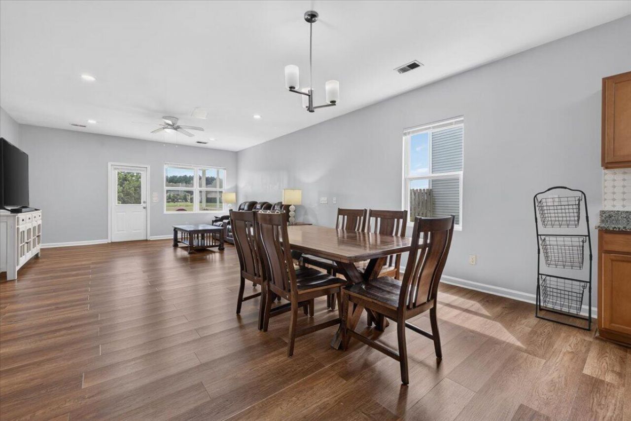 454 Sanctuary Park Drive Photo 11