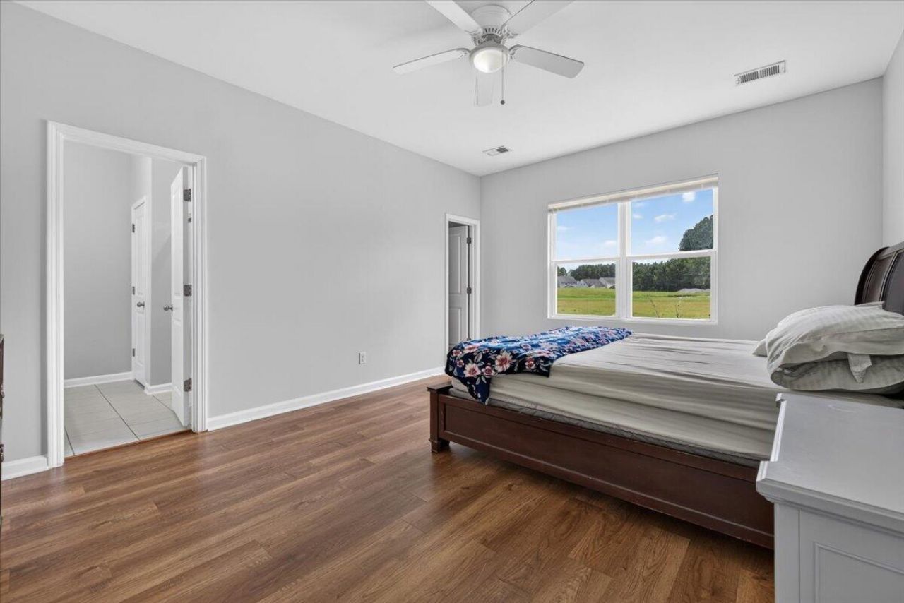 454 Sanctuary Park Drive Photo 16