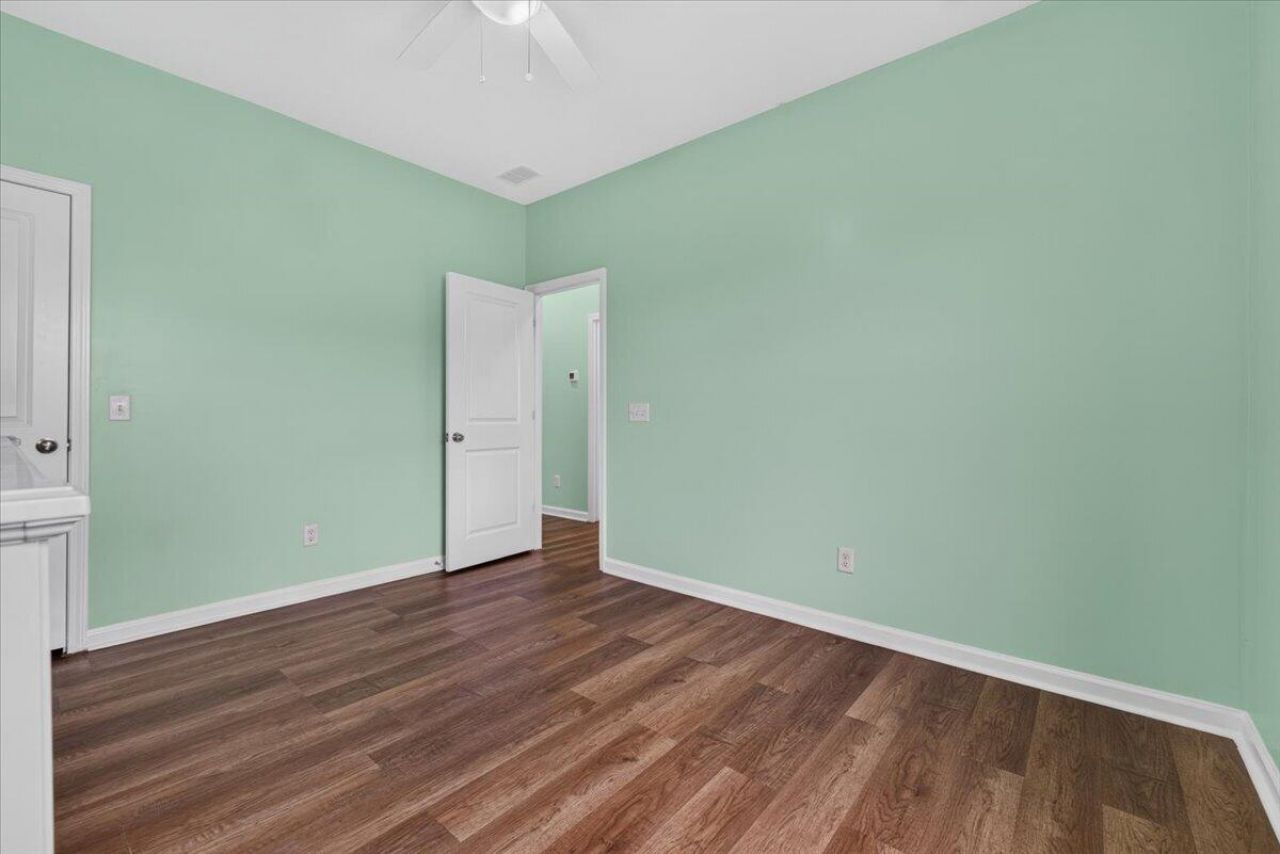 454 Sanctuary Park Drive Photo 20