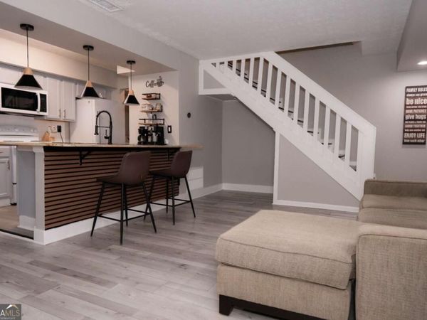 1384 Old Coach Road SW, Marietta, GA 30008