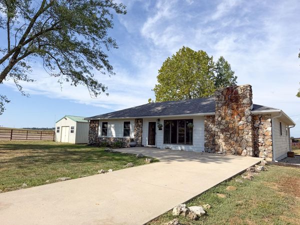 1869 Wall Road , Mountain Grove, MO 65711