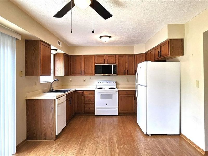 782 Orchard Street, Unit 3, Wadsworth, OH 44281 Photo 5