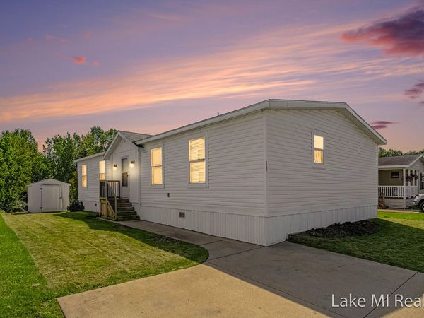 104 Gardens Boulevard NW, Grand Rapids, MI 49534