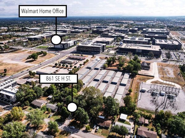 861 SE H Street, Bentonville, AR 72712