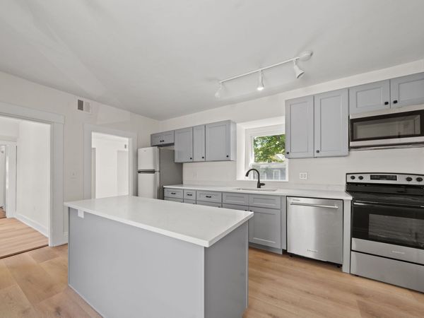 16 Lafayette St, Unit 2, Wakefield, MA 01880